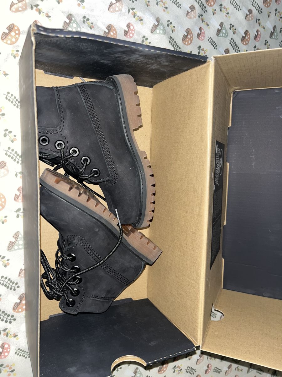 New/Unused 6c Blk Timberland Boots