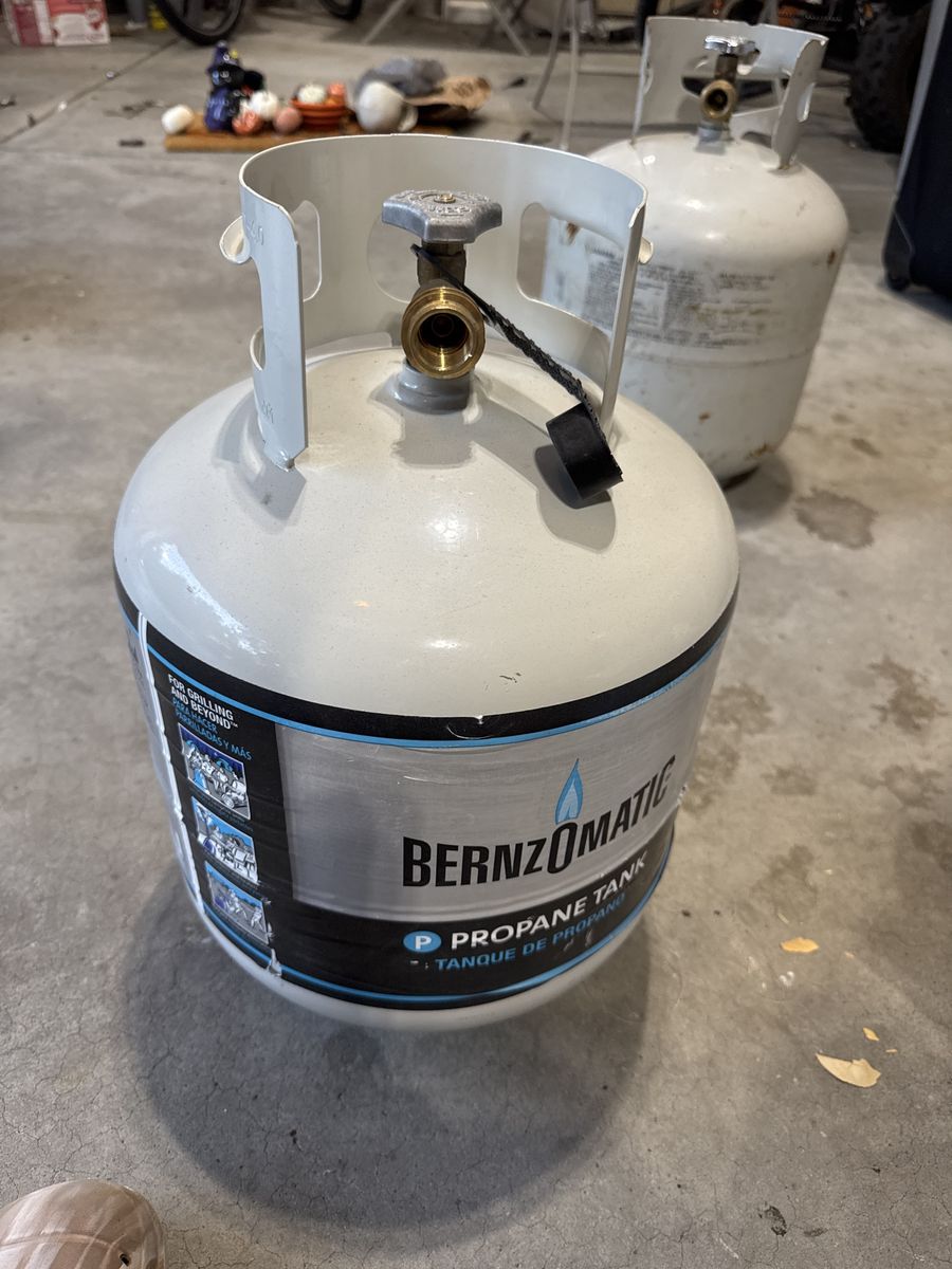 BernzOmatic 20lb Propane Tank - Refillable & Portable for Grilling & More