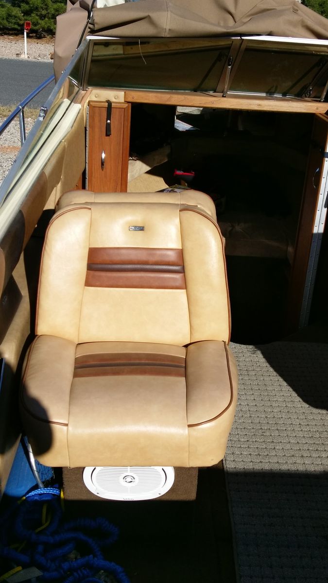 Cuddy cabin Sea Ray 1983