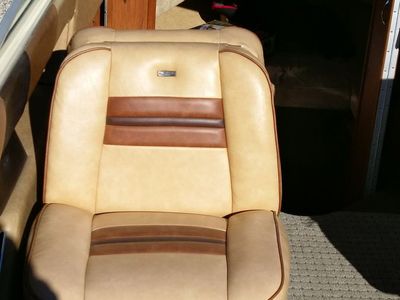 Cuddy cabin Sea Ray 1983