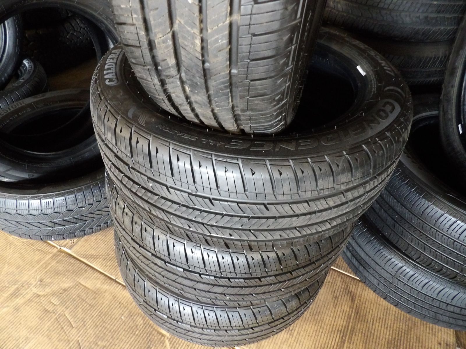 215/55R17 CALDERA CONFIDANCE A/S SET OF USED TIRES 