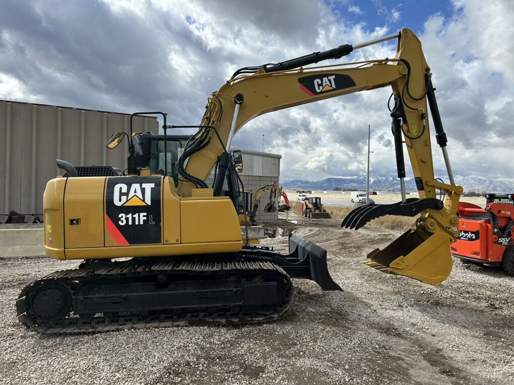 2017 CAT 311 FLRR