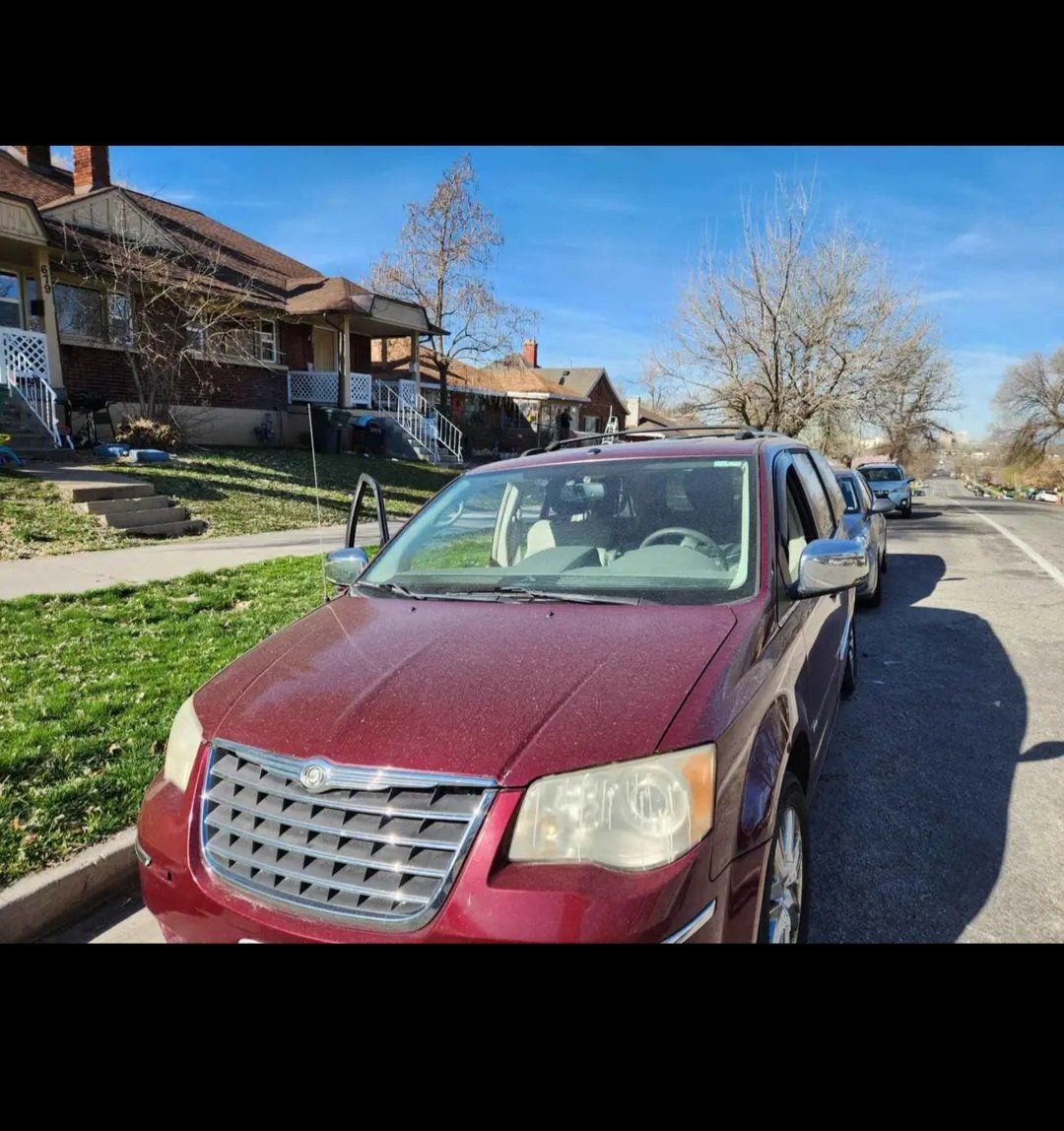 2008 Chrysler Town and Country Limited