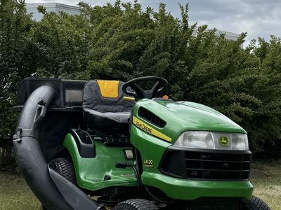 Deere John Riding Lawn Mower