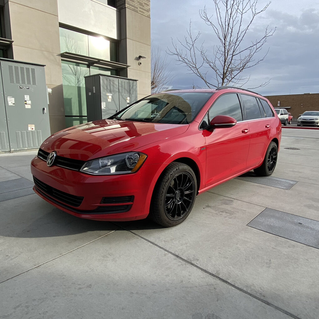 2016 VOLKSWAGEN GOLF SPORTWAGEN TSI Limited Edition