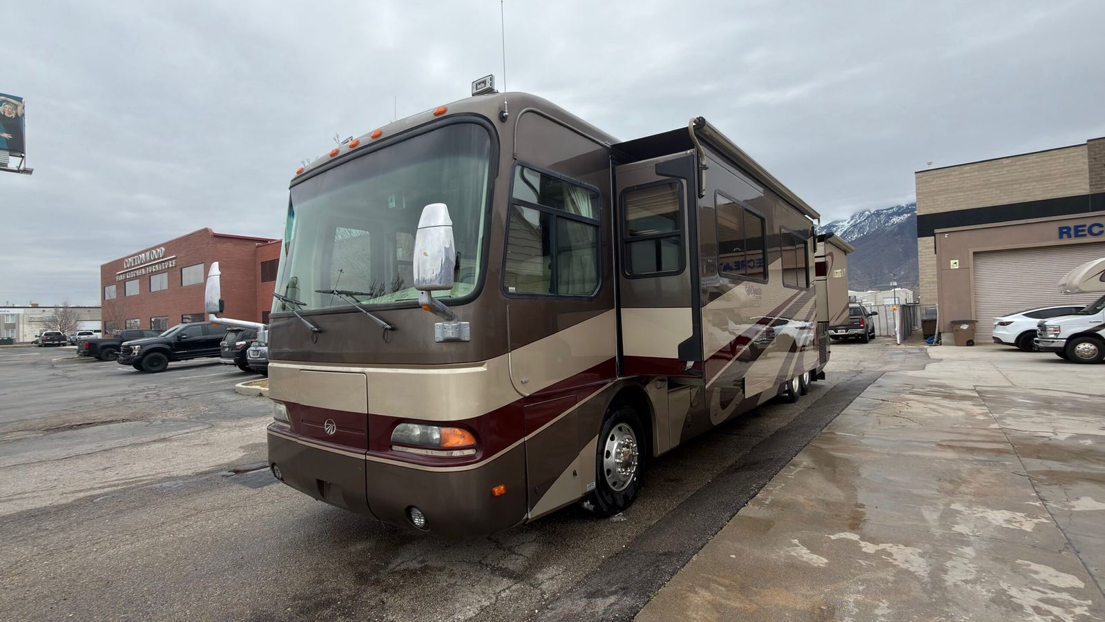 2003 Monaco Dynasty 42 Regal with 3 Slides