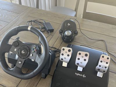 Logitech G920 Wheel, Pedals and Shifter