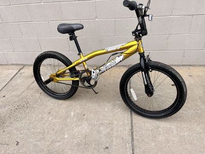 Mongoose bmx bike 20” tires