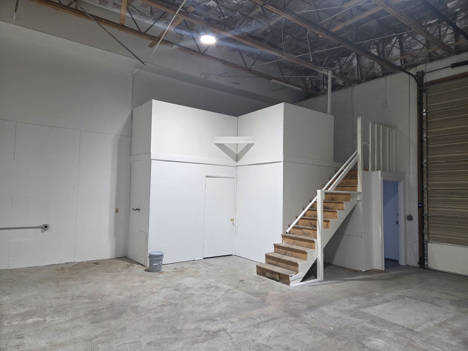 Main image 5