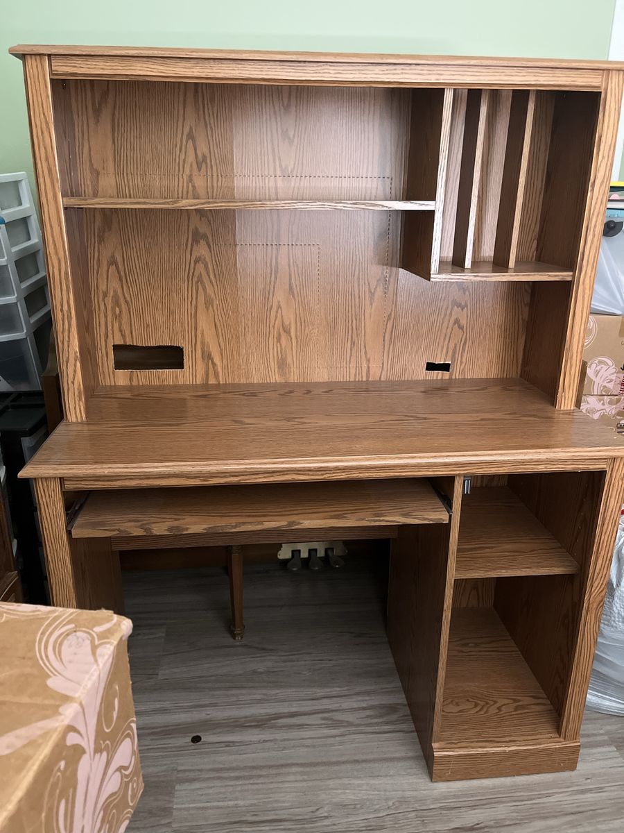 Computer desk