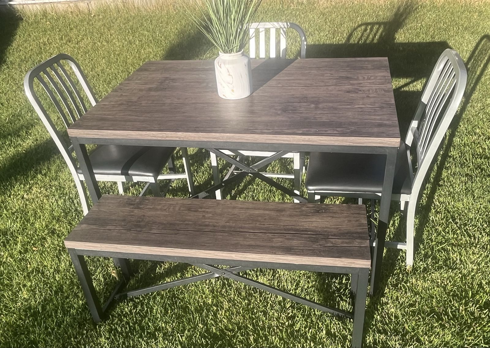 Modern dining table set