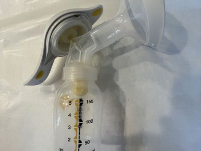 FREE Medela Harmony manual breastpump