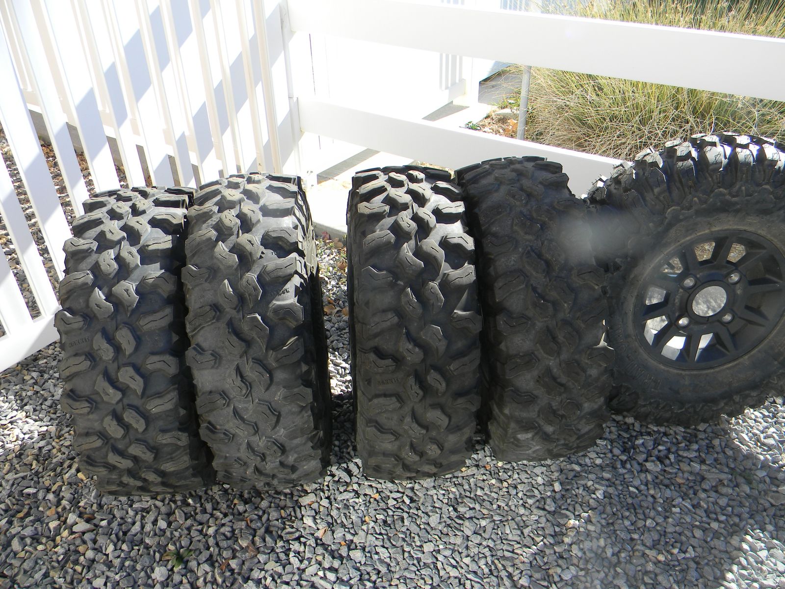 MAXXIS CARNIVORE 8 PLY TIRES 30X10XR14