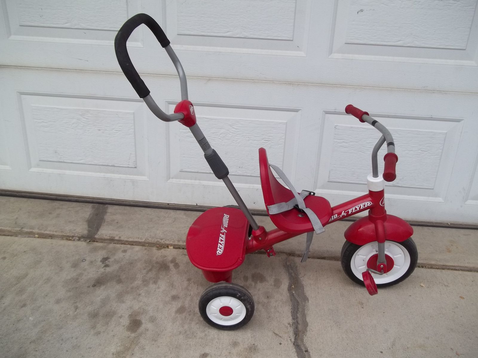Radio Flyer Tricycle with steering & push assist handle