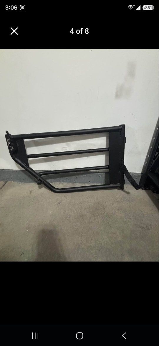 Main image 3