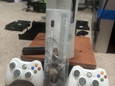 Xbox 360 Console with 2 Controllers & Final Fantasy XIII Edition - White, Used