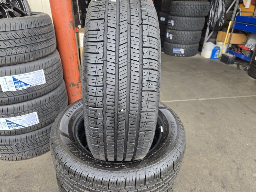 SET 225/60R17 GOODYEAR RELIANT ALL SEASON