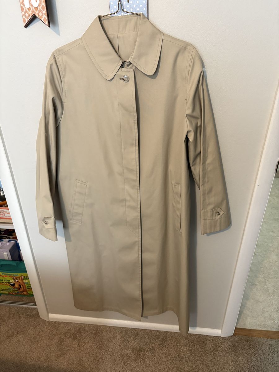 Vintage London Fog Maincoat Women's Raincoat - Light Beige/Tan, Water-Resistant, Single-Breasted, Size M