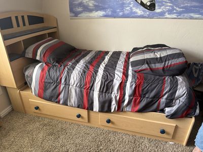 Child bedroom set