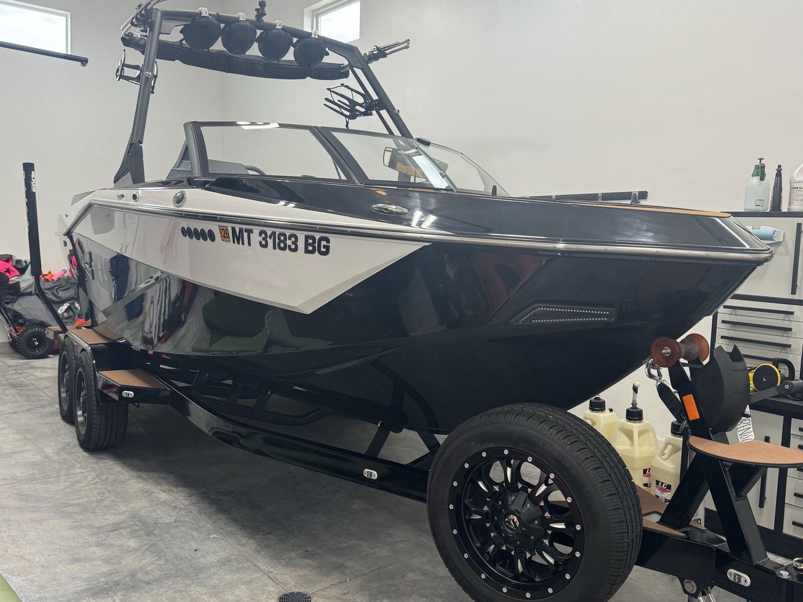 2024 Axis T235 Wake/Surf Boat - Black & White, Excellent Condition with Trailer