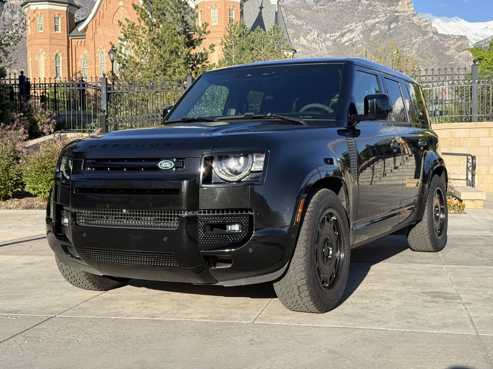 2023 Land Rover Defender 110 Carpathian Edition