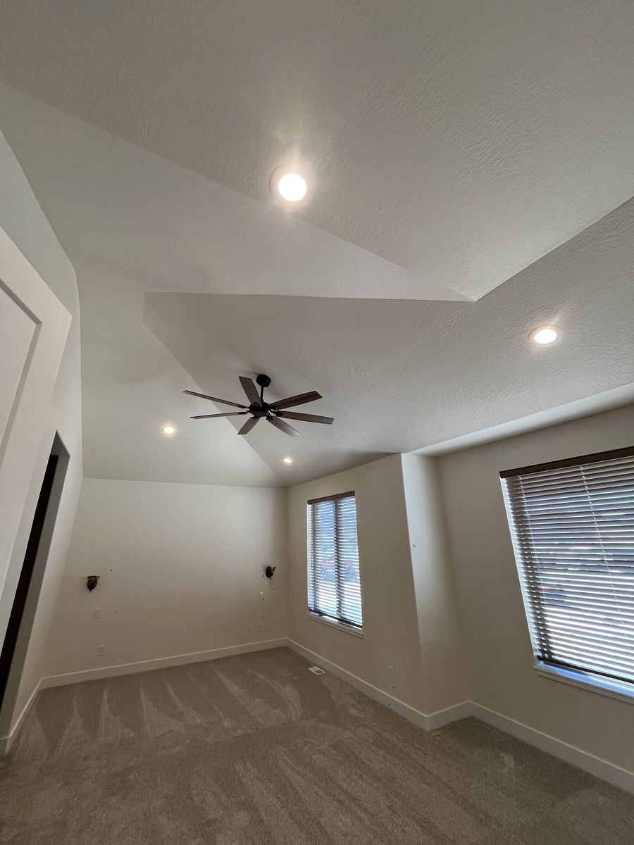 Main image 6