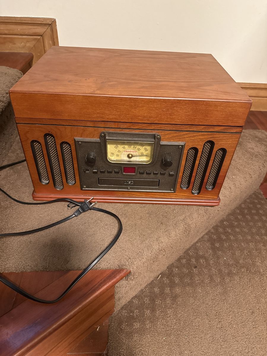 Crosley Collector's Edition Vintage-Style Turntable & CD & cassette Player with AM/FM Radio