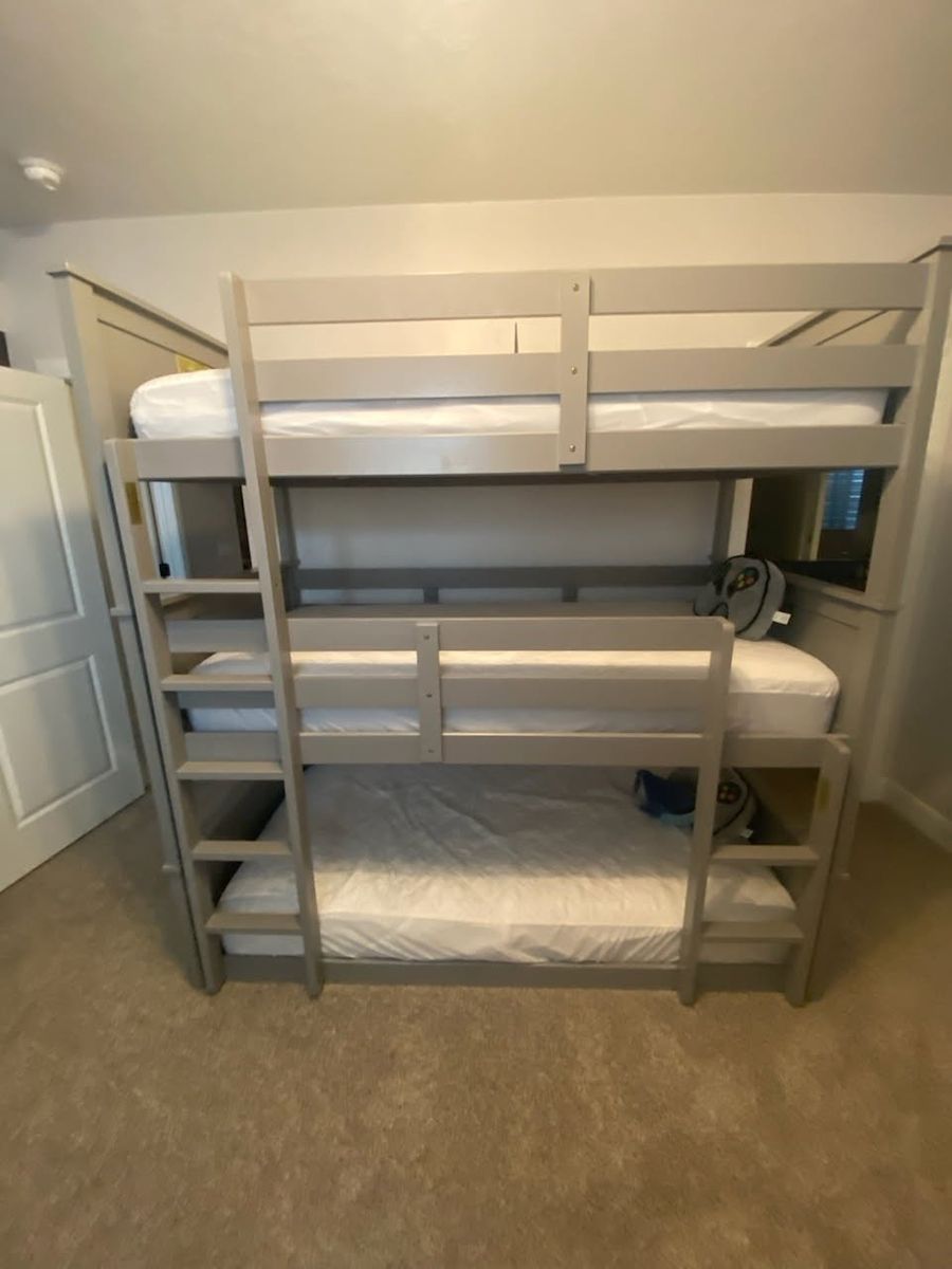 Triple Bunkbed