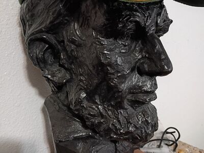 Vintage Abraham Lincoln bust ceramic