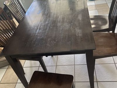 Dining table with leaf and 6 chairs