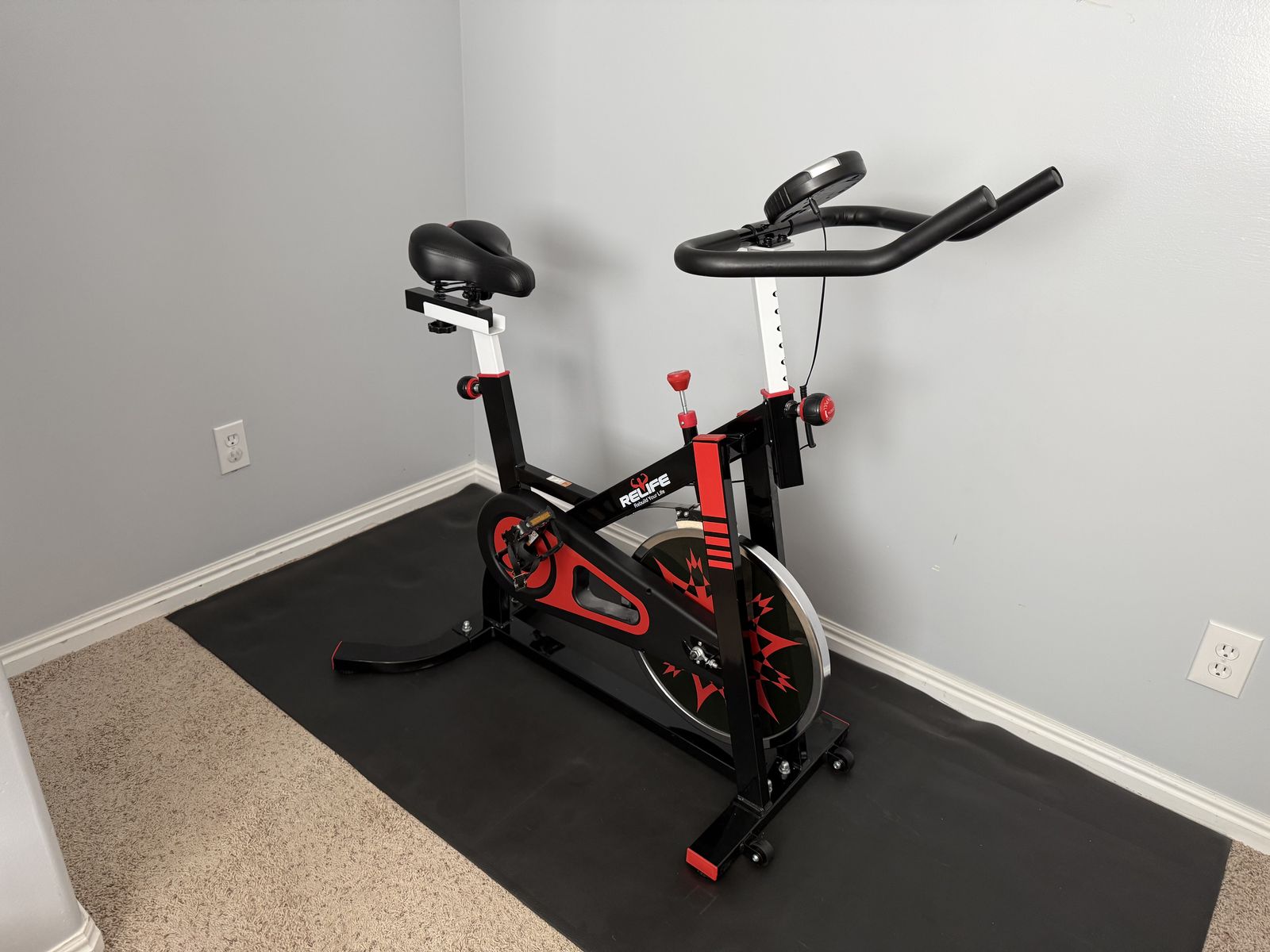 Stationary exercise bike