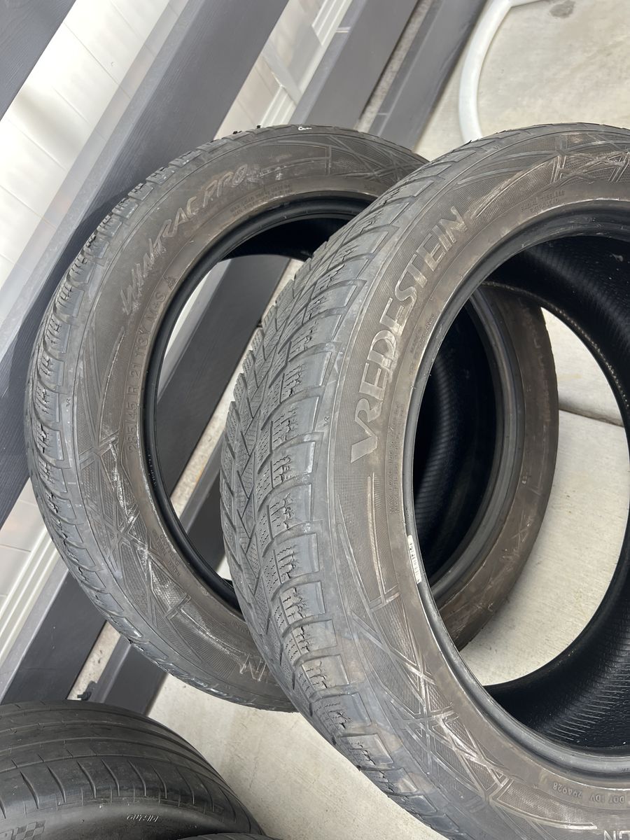 2 vredstein Wintracpro 285/45R21 for $50