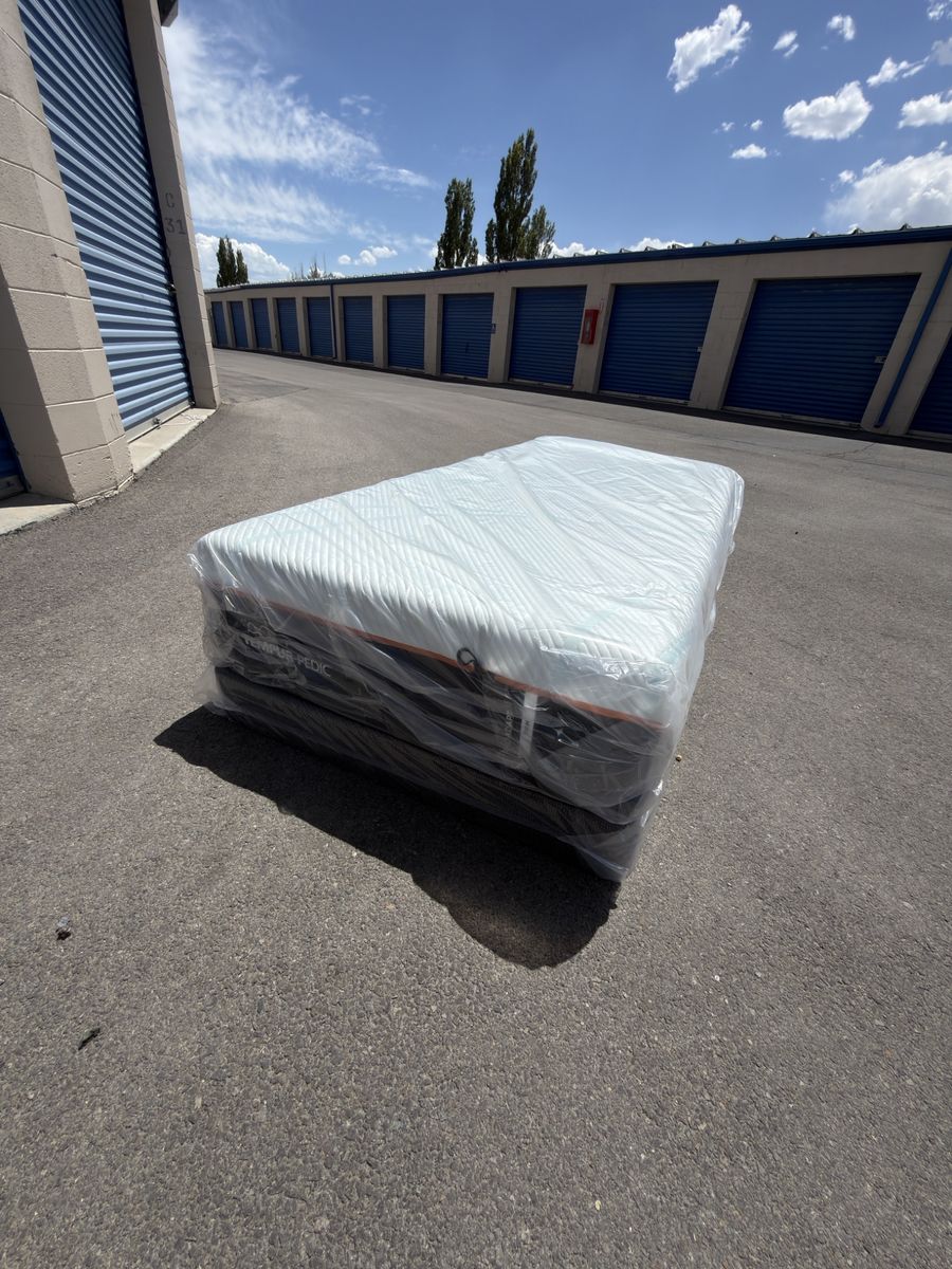 TWIN XL TEMPURPEDIC ¡NEW! PROADAPT (firm) MATTRESS 