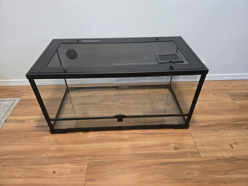 Main image 3