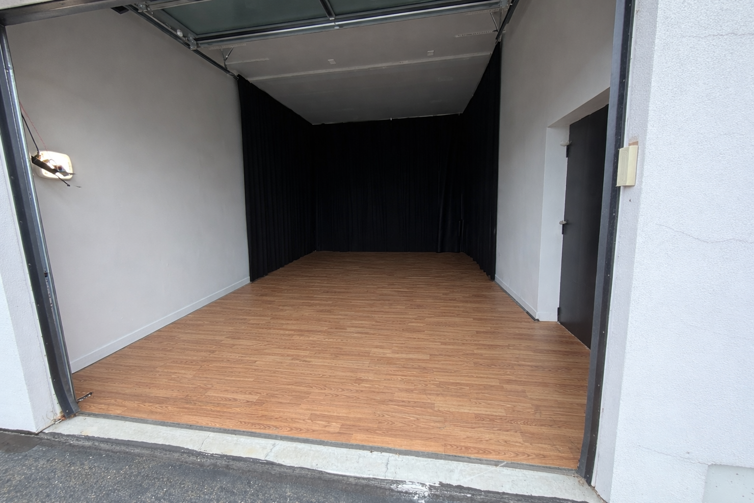 Garage Bay / Storage Unit / High Ceiling Space / Univ Pkwy Orem