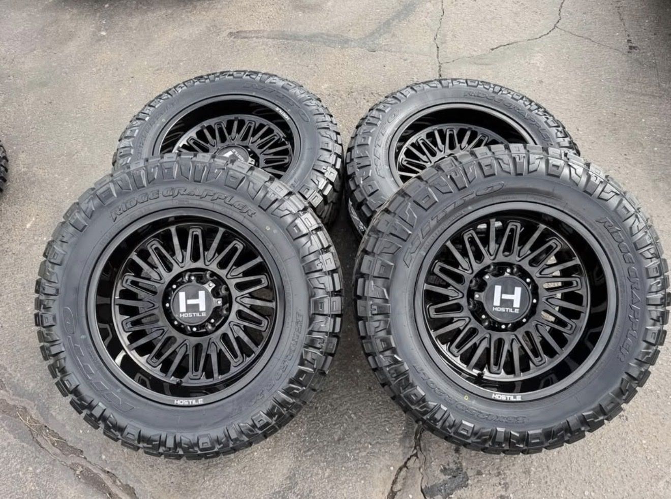 New 35x12.50r20 Nitto Ridge Grappler Gloss Black Hostile Rampage H143 8x180 2011+ Chevrolet Silverado 2500 3500 Duramax 8 lug