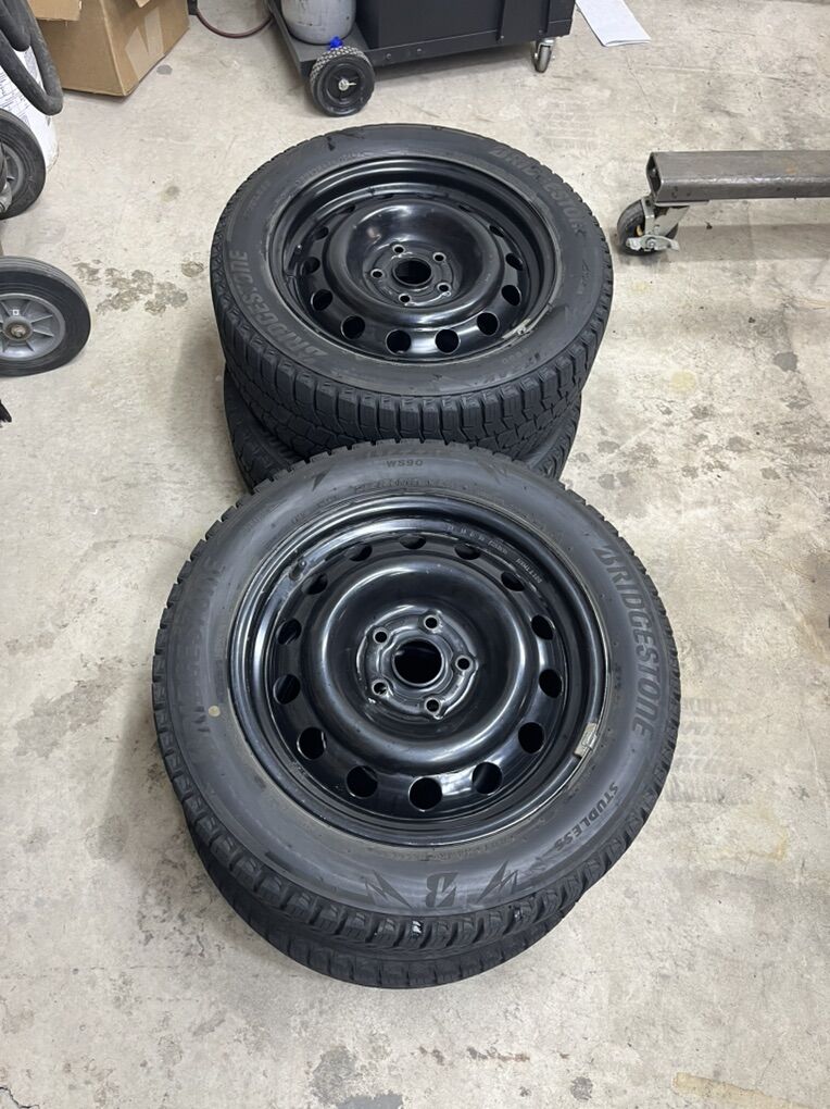 VW Golf Winter Wheel & Tire Set Blizzak 205/55R16