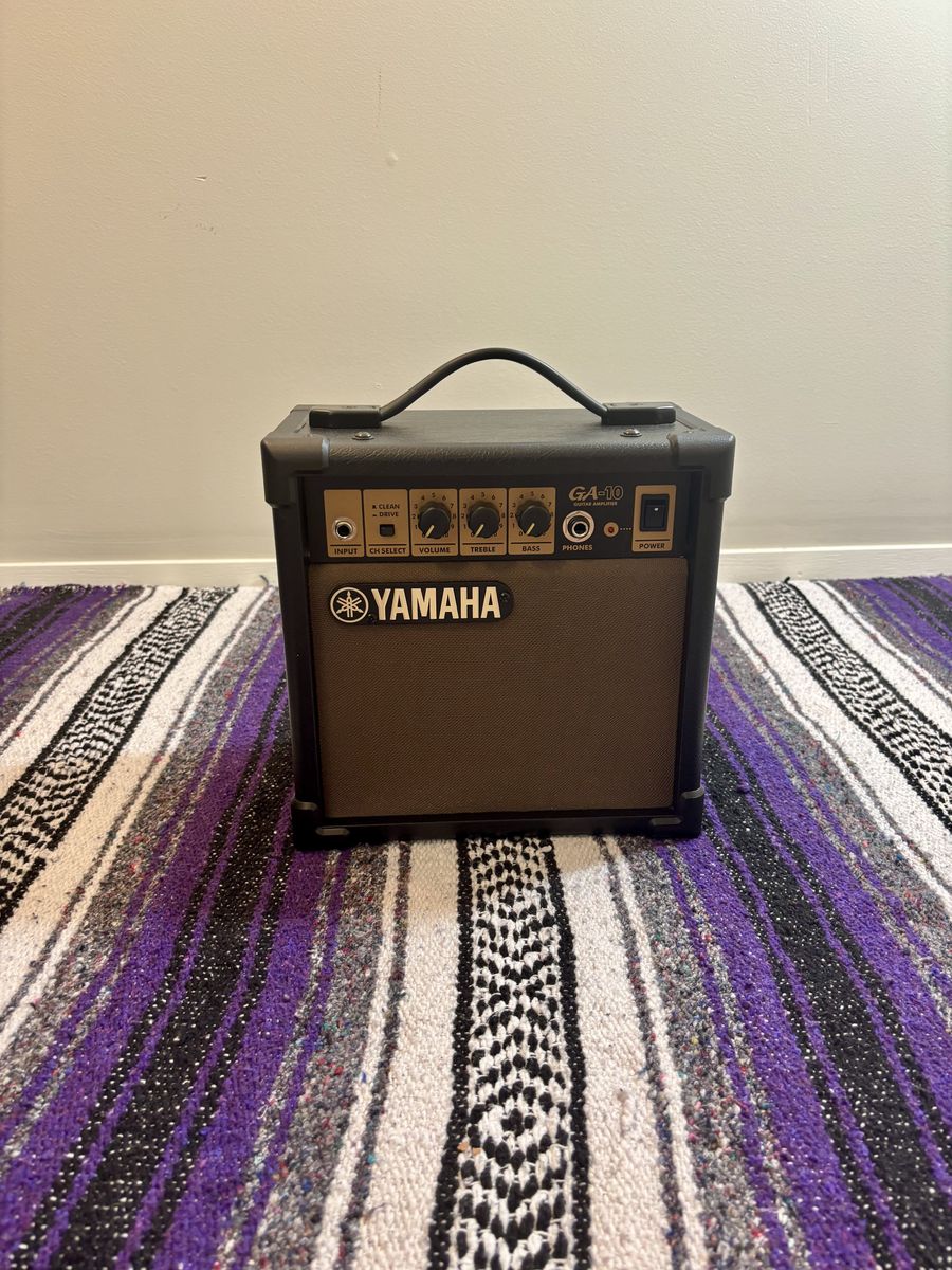 Yamaha GA10 Guitar Amp :