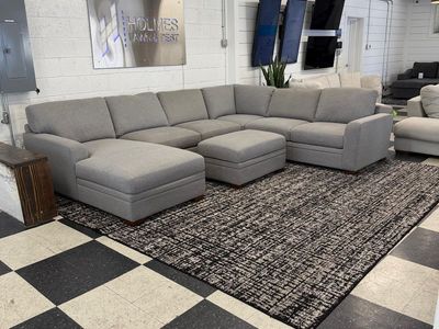 LIKE NEW!! COSTCO THOMASVILLE LANGDON FABRIC SECTIONAL W/ CHAISE AND STORAGE OTTOMAN!!