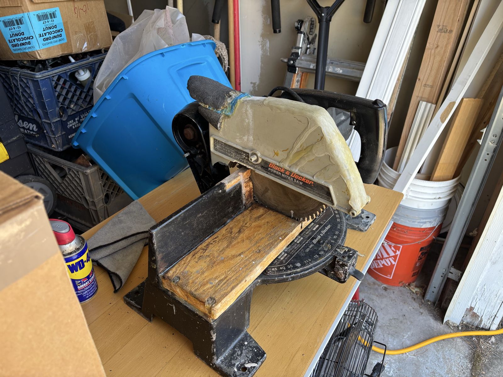 Black & Decker 9" Power Miter Saw Wood Cutting Tool