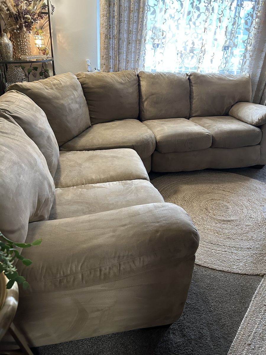 Large Taupe Microfiber Sectional – Excellent Condition