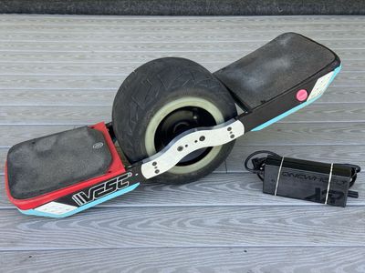 **Onewheel XRV, WTF Varial Rails, Platypus, Bang Bumpers**