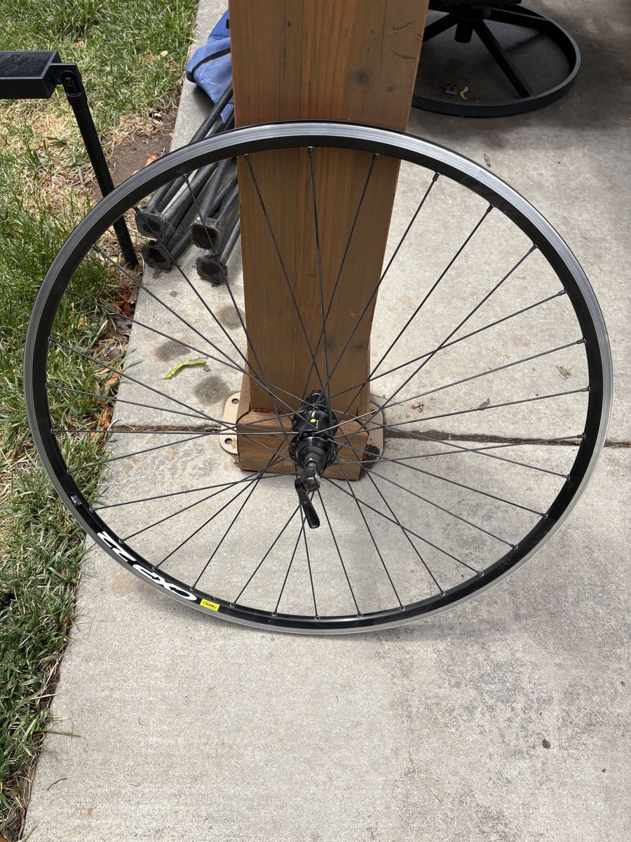 Rear road bike wheel