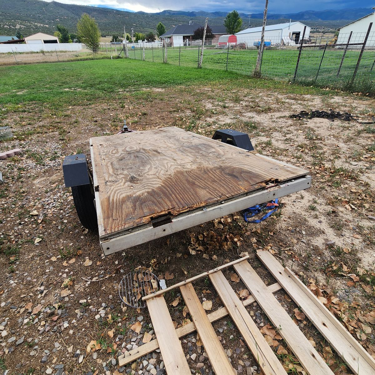 4x8 tilt trailer