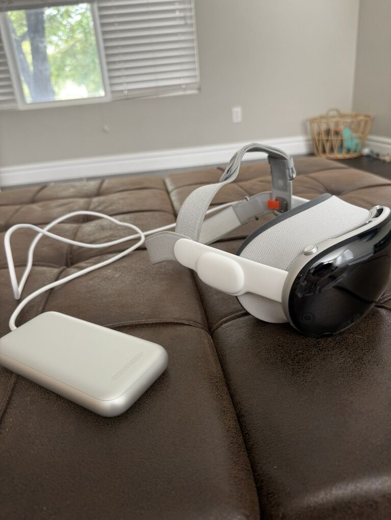 Apple Vision Pro 1 TB Model Like new