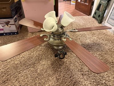Harbor Breeze 42-Inch Ceiling Fan with 3-Light Kit and 5 Blades