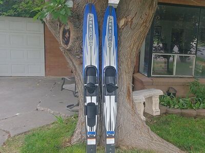 67" FM Free Motion Water Skis Slalom Boating