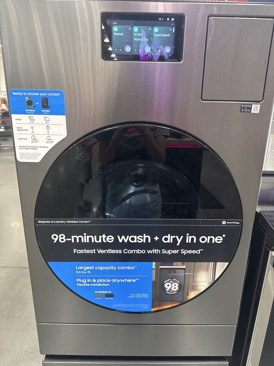 New scratch and dent Samsung Bespoke AI All-in-One Washer Dryer Combo 5.3 cu. ft. Ultra Capacity Washer and VENTLESS Heat Pump D