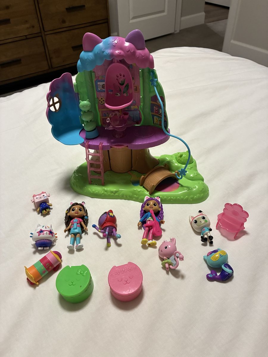 Gabby's Dollhouse Transforming Garden Treehouse & Extra Figures