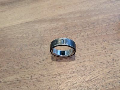 Oura Ring 4 Smart Ring Stealth Size 10 with Charger and Box